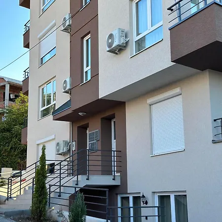 Apartamento New Garden 2 *