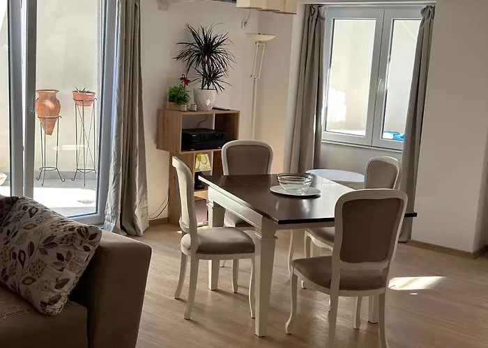 New Garden 2 Apartment *